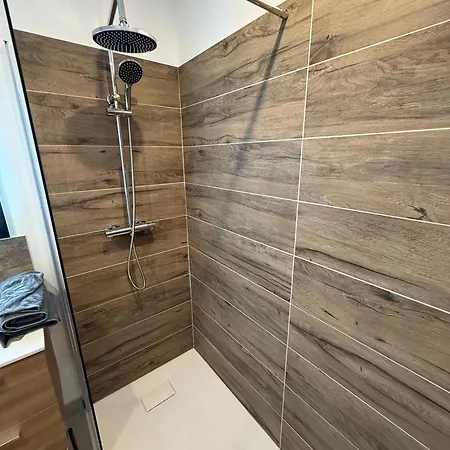 L'escale En Othe Avec Jacuzzi 아파트 Estissac