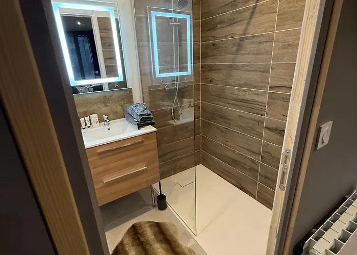 L'escale En Othe Avec Jacuzzi Apartmán *